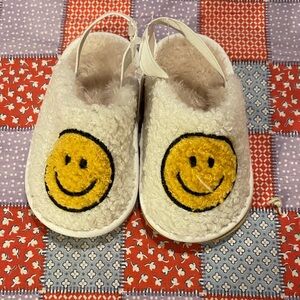 SHEIN White and Yellow Baby Slippers